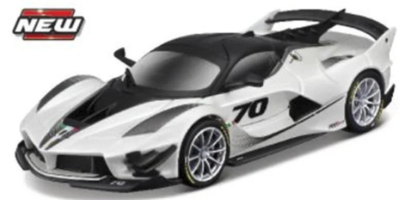 Bburago 1:43 FXX-K EVO 2017 Racing Metallic White Model Car