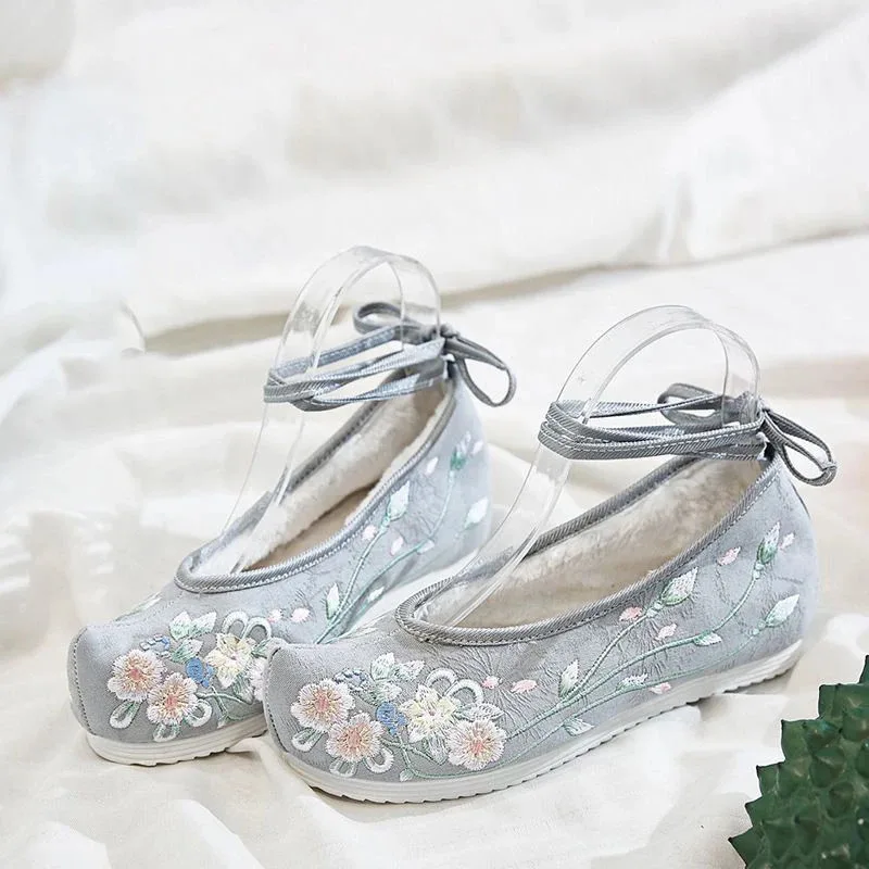 Hanfu الأحذية التقليدية النساء الصينية شقة التطريز الأحذية خمر الأحذية تأثيري سميكة الدافئة Hanfu أحذية حجم كبير 41 هدية النساء