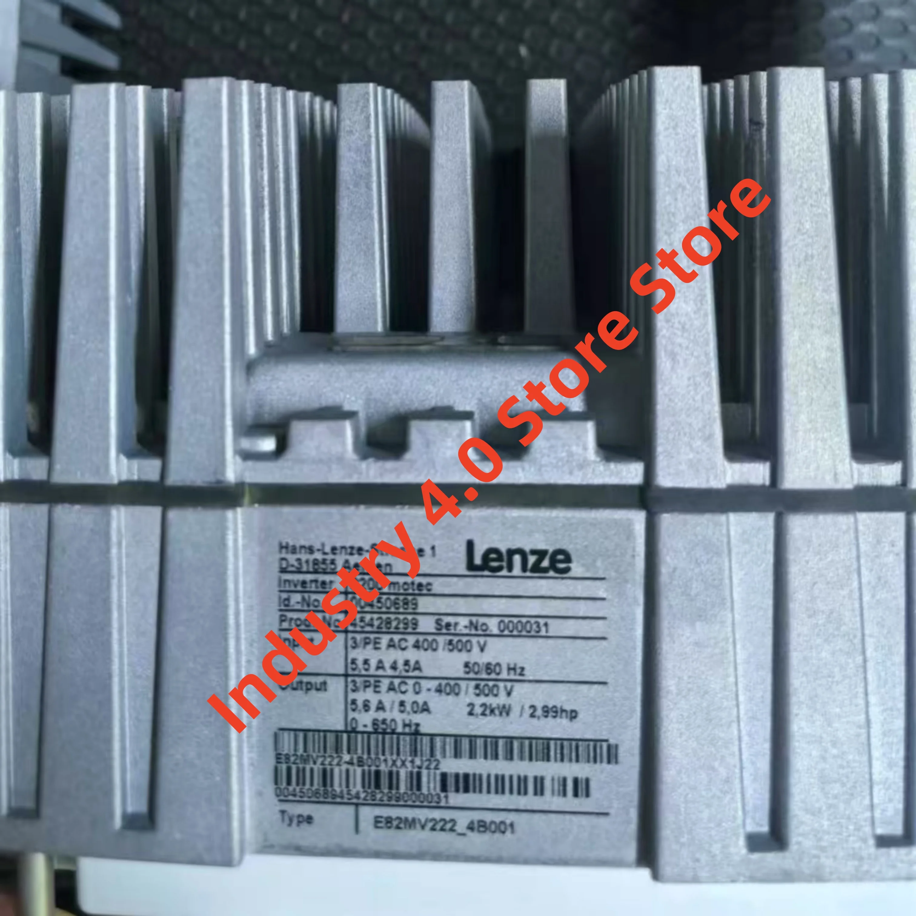 

Новый преобразователь частоты E82MV222-4B001 E82MV222-4B151 в коробке