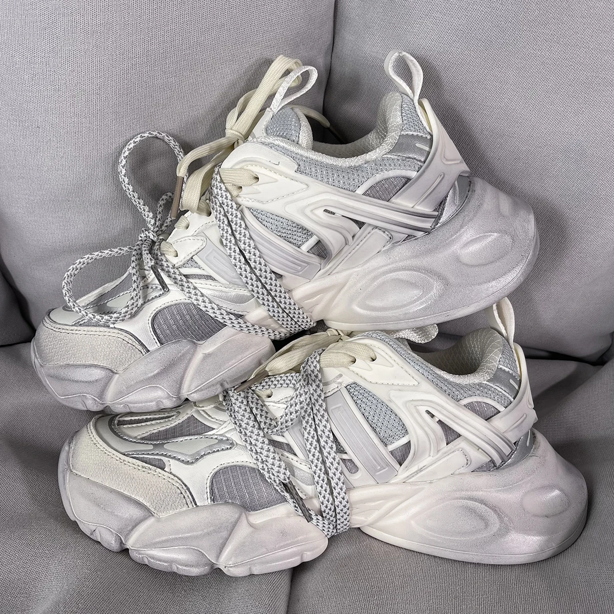 New 2025 Trendy Dad Shoes Unisex Casual Sports Shoes Breathable Mesh Upgraded Version Flat mid Heel round Toe Color Block Design