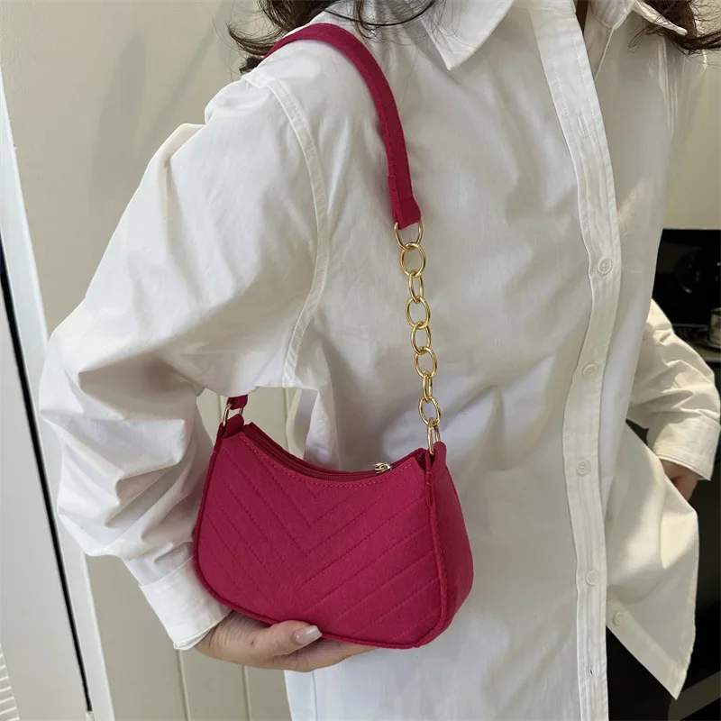 Mini Crescent Shoulder Bag for Women Chain Strap Ladies Small Handbag Evening Purse Fashion Chevron Quilted Felt Underarm Bag