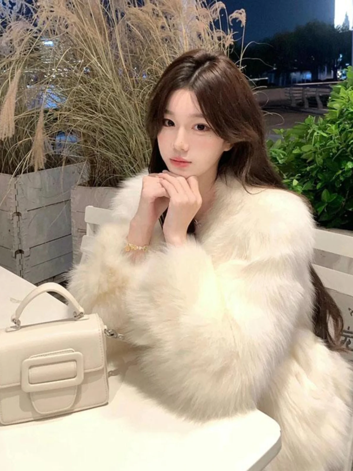 

Зима 2025 г. Женская шуба из искусственной норки, теплая, с v-образным вырезом, подходит для верхней одежды, повседневная одежда, чистый цвет