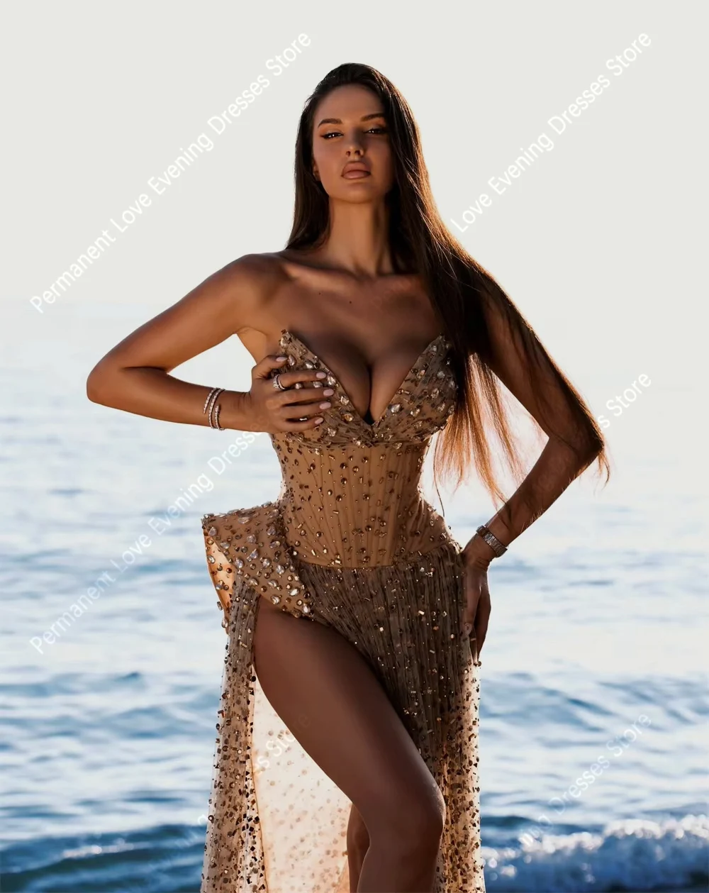 ชุดราตรีทรงเมอร์เมดคอวีแบบหวานๆ สำหรับผู้หญิง แขนกุด ผ่าสูง เซ็กซี่ เหมาะสำหรับงานพรอม งานเลี้ยง หรือโอกาสพิเศษ  สามารถสั่งตัดได้