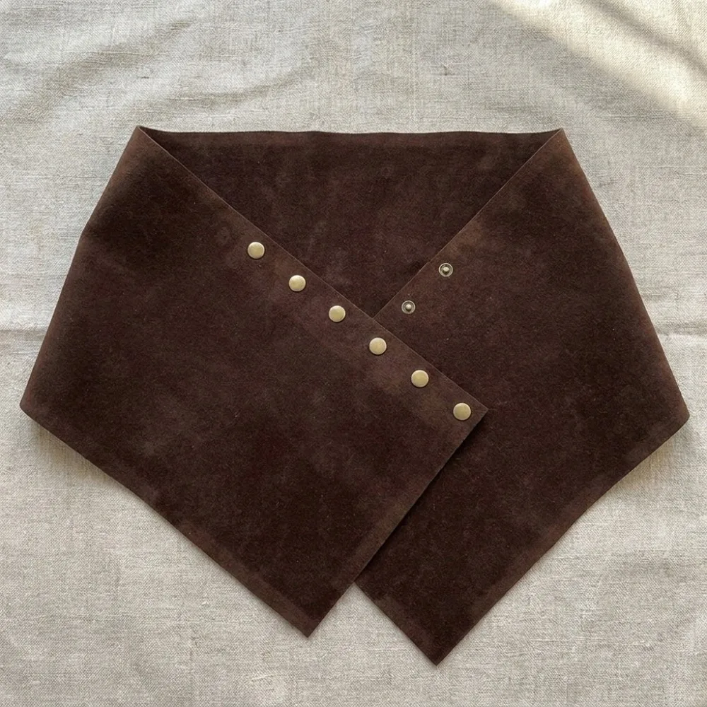 cinto-de-cintura-feminino-estilo-maillard-marrom-com-textura-de-camurca-sintetica-irregular-rebites-decorativos-e-design-de-cinto-corset-ultra-largo