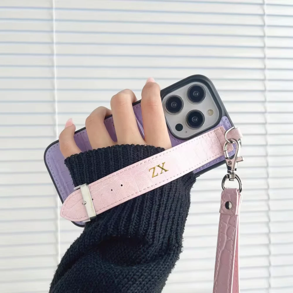 

Индивидуальные чехлы-держатели для карт из искусственной кожи с золотыми буквами для iphone 13 14 Pro Max 12 16 Pro Max 15 plus, роскошный жесткий ремешок на запястье