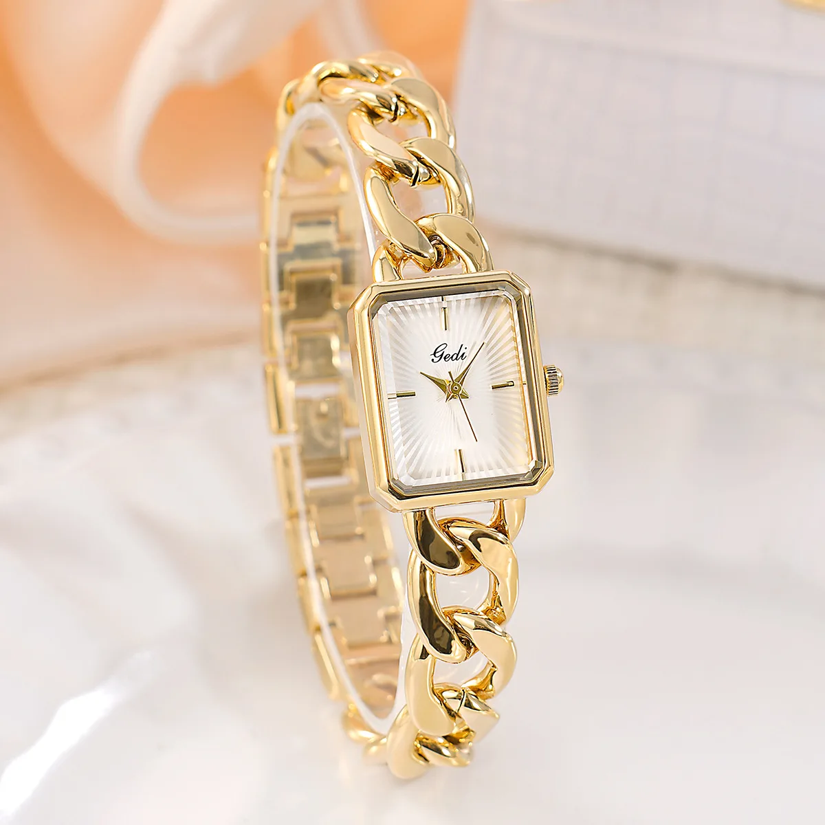 

Elegant Women'S WristwatchChainLink Woven QuartzWatch With A Square Dial DesignA Creative Timepiece And A Perfect Gift For Women