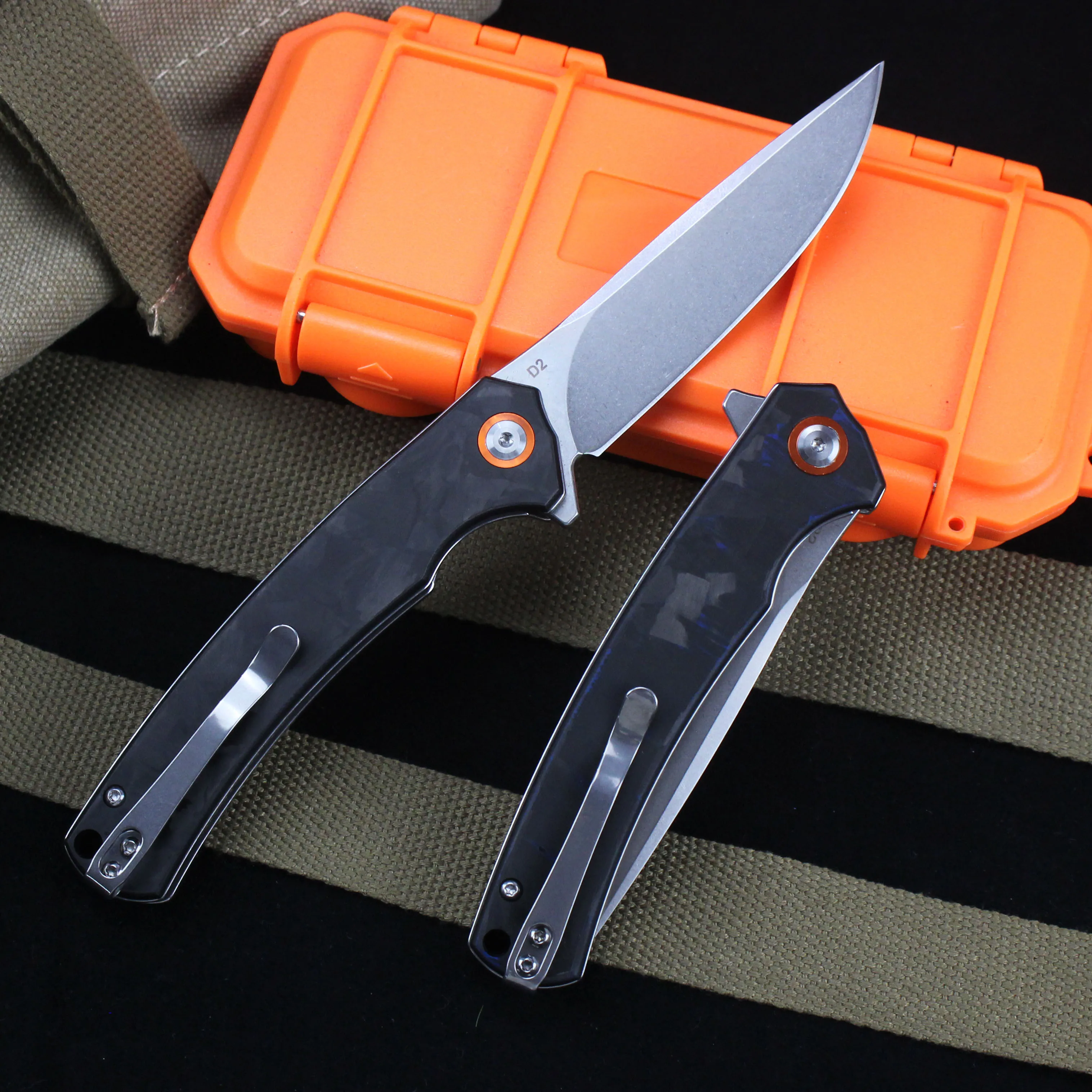 Pocket Folding Knife for military D2 Steel Blue carbon fiber Handle Utility Tools Camping Hunting Flipper Knives