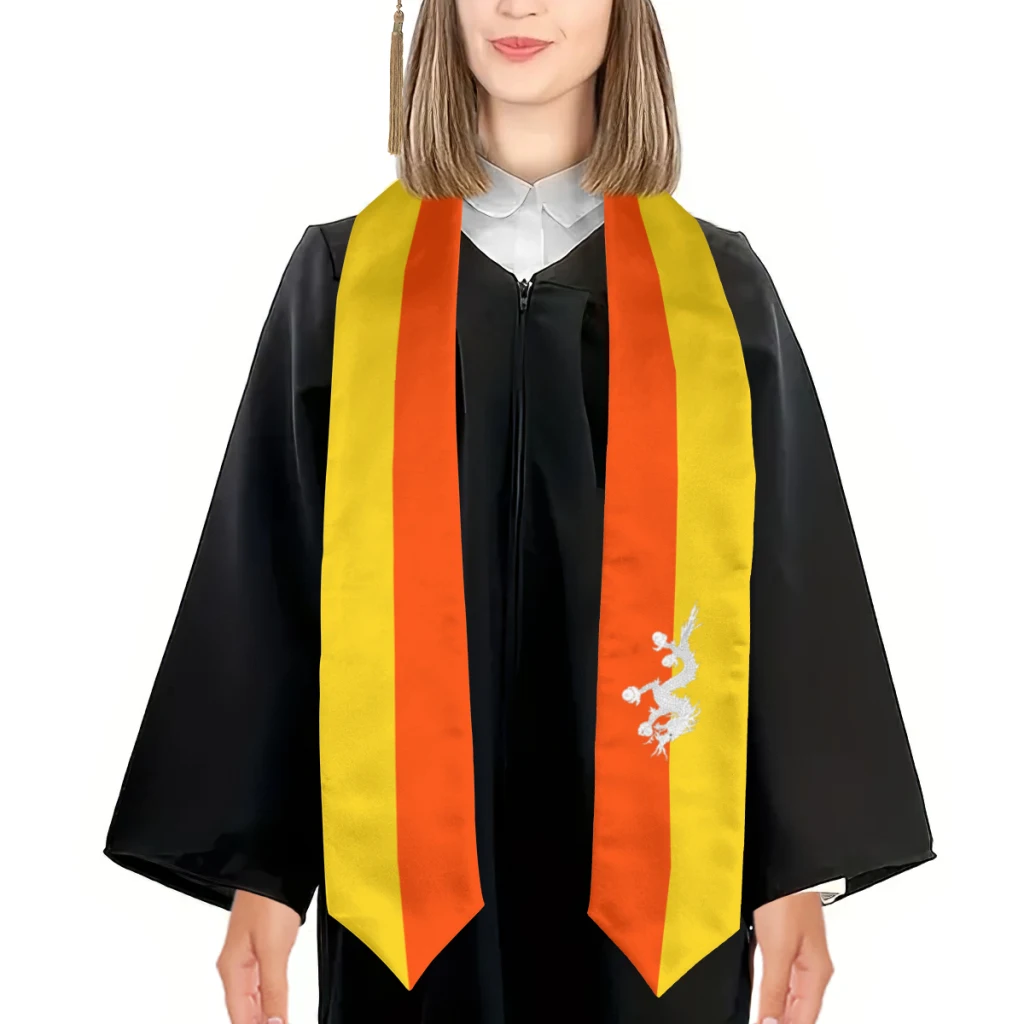 Más diseño, chal de graduación, bandera de Butan y estola de bandera de Estados Unidos, marco, estudio de Honor, estudiantes internacionales