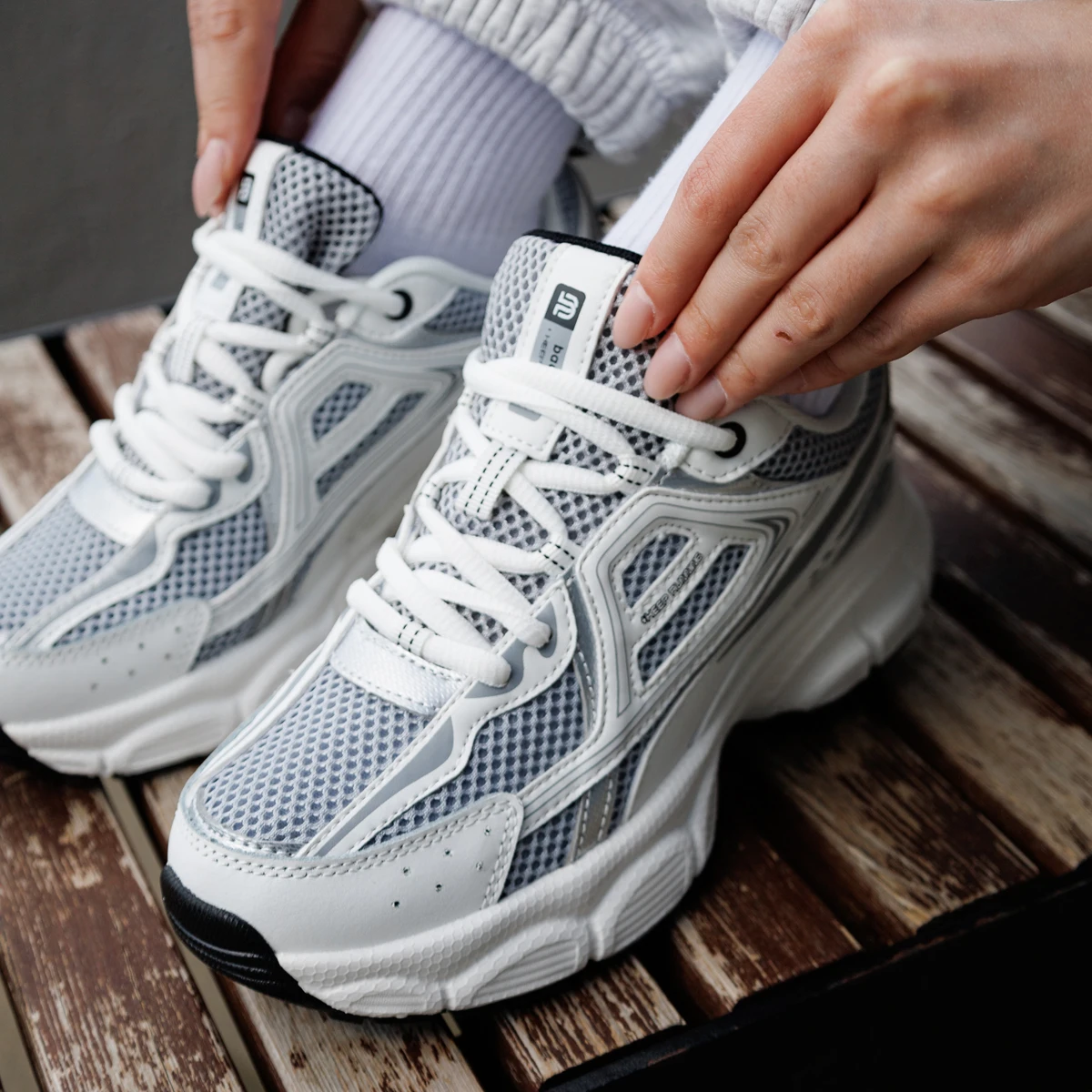 Baasploa Women Retro Running Shoes Outdoor Mesh Lace Up Jogging Sports Shoes Female Casual Lightweight Breathable Non-slip Shoes