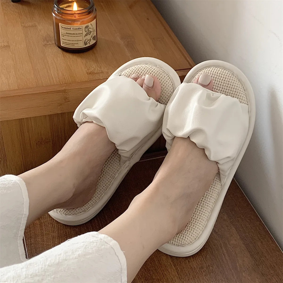 

Female Summer Indoor Home Casual Silent Sweat-absorbing Cool Slippers Japanese Fashion New Bubble Linen Slippers