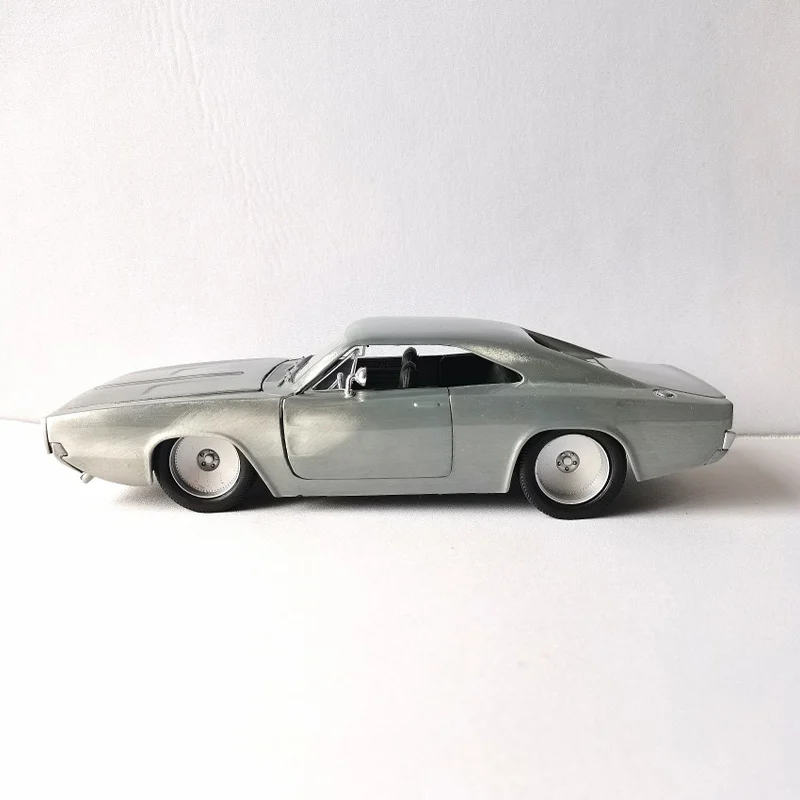 JADA Schaal 1:24 Legering Oplader 1968 Metaal Geborsteld Spier Auto Diecast Miniatuur Speelgoedauto Simulatie Klassiek Model Souvenir Display