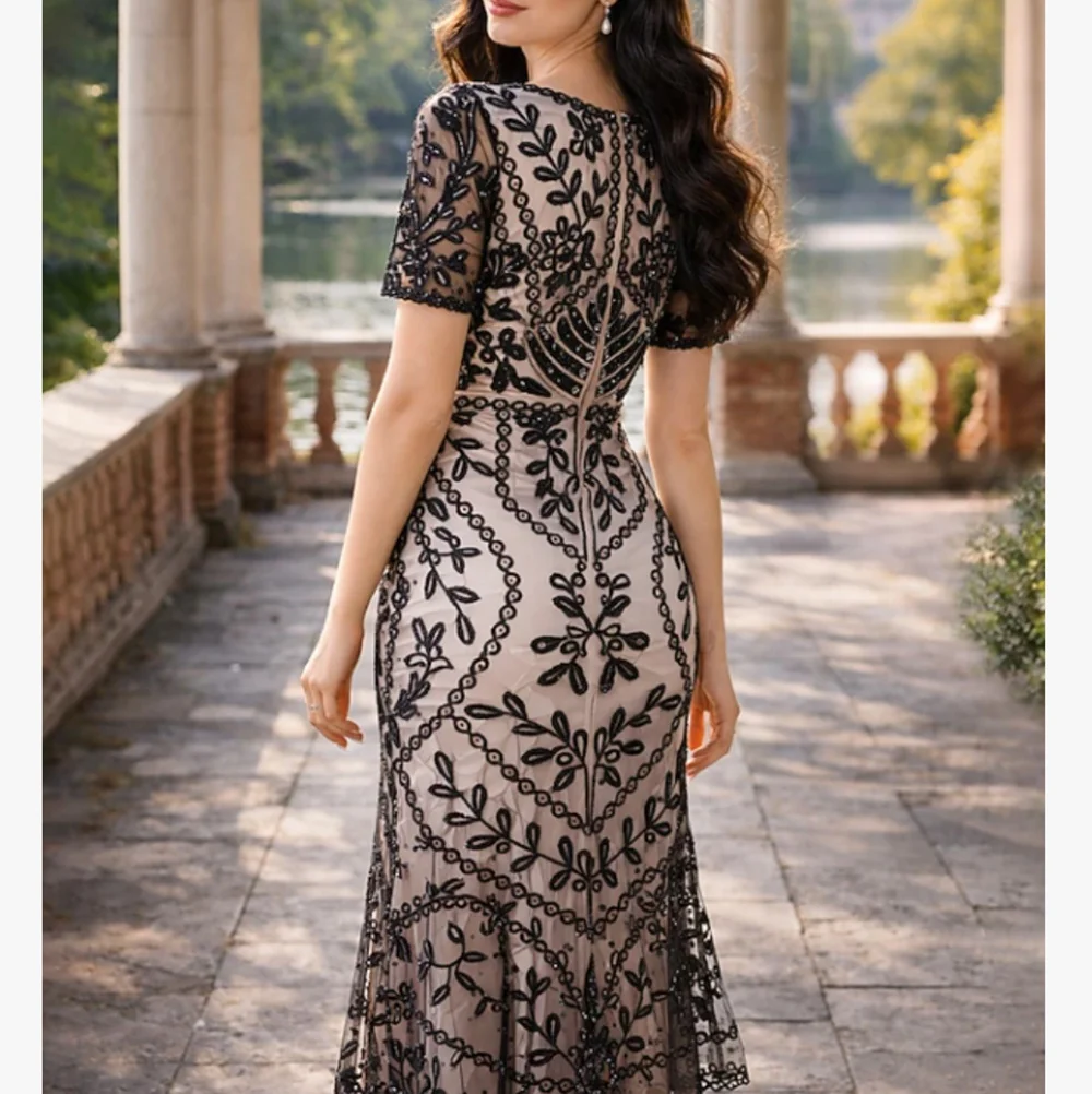 Customized New In Elegant Mother of the Bride Dresses V-Neck Knee-Length Mermaid Evening Gala Wedding Guest Groom Dress 2026