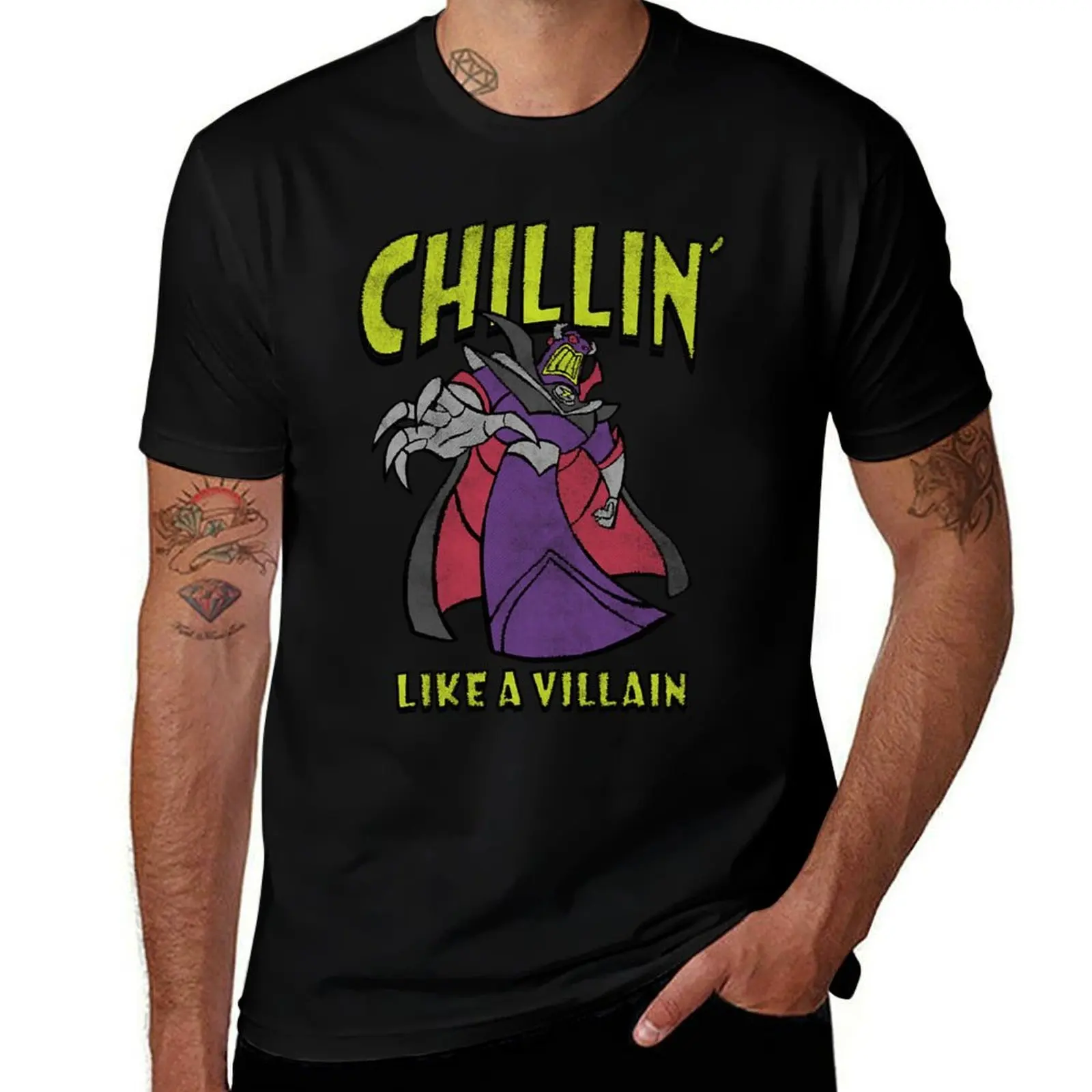 Футболка Emperor Zurg is Chillin' с простым базовым дизайном и коротким рукавом.