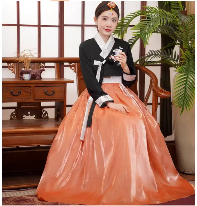

Korean Women's Clothing, Traditional Court Attire of Korean Ethnic Minorities