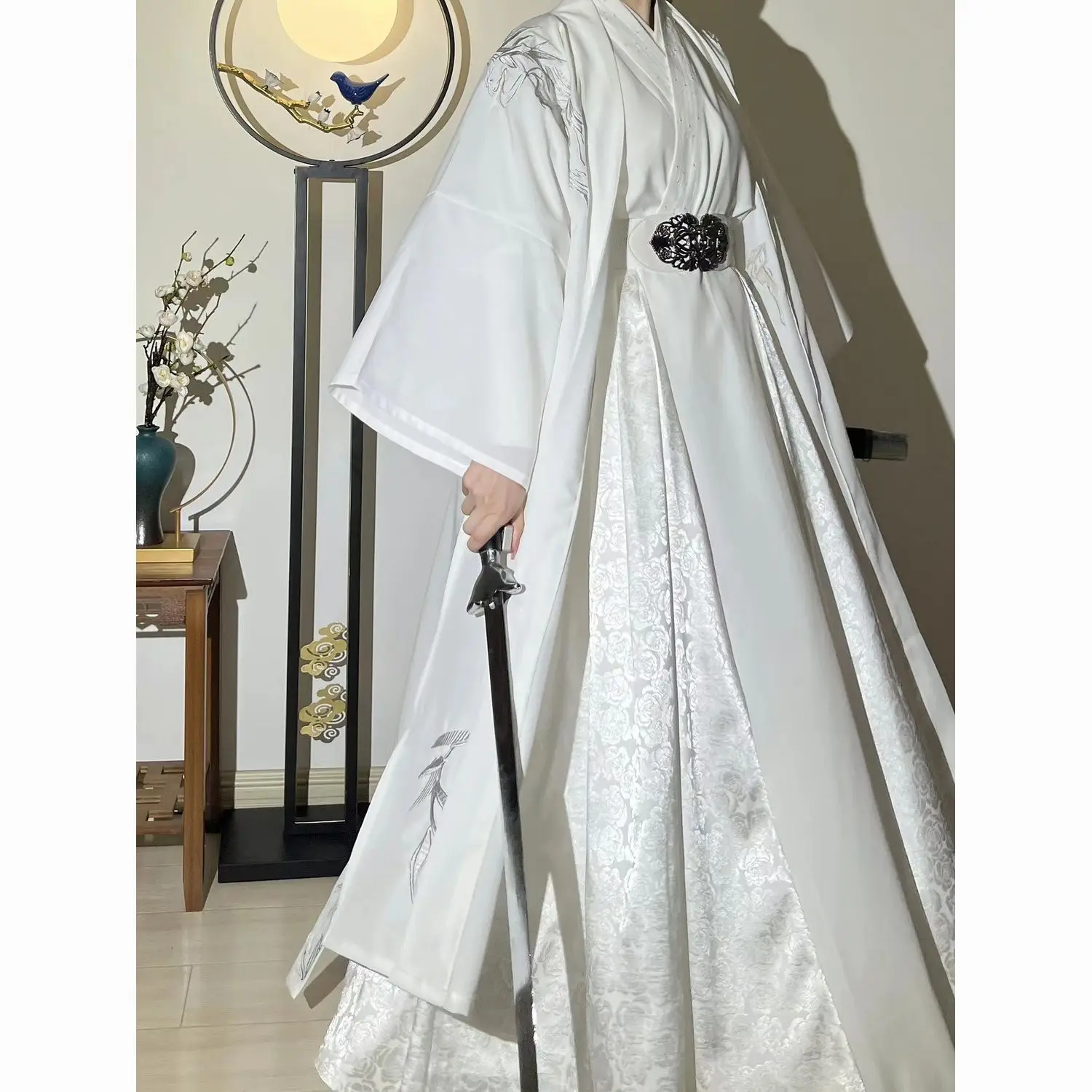 

White Hanfu Chinese traditional style men's clothing embroidery Song Dynasty overbearing cool handsome chivalric youth robe