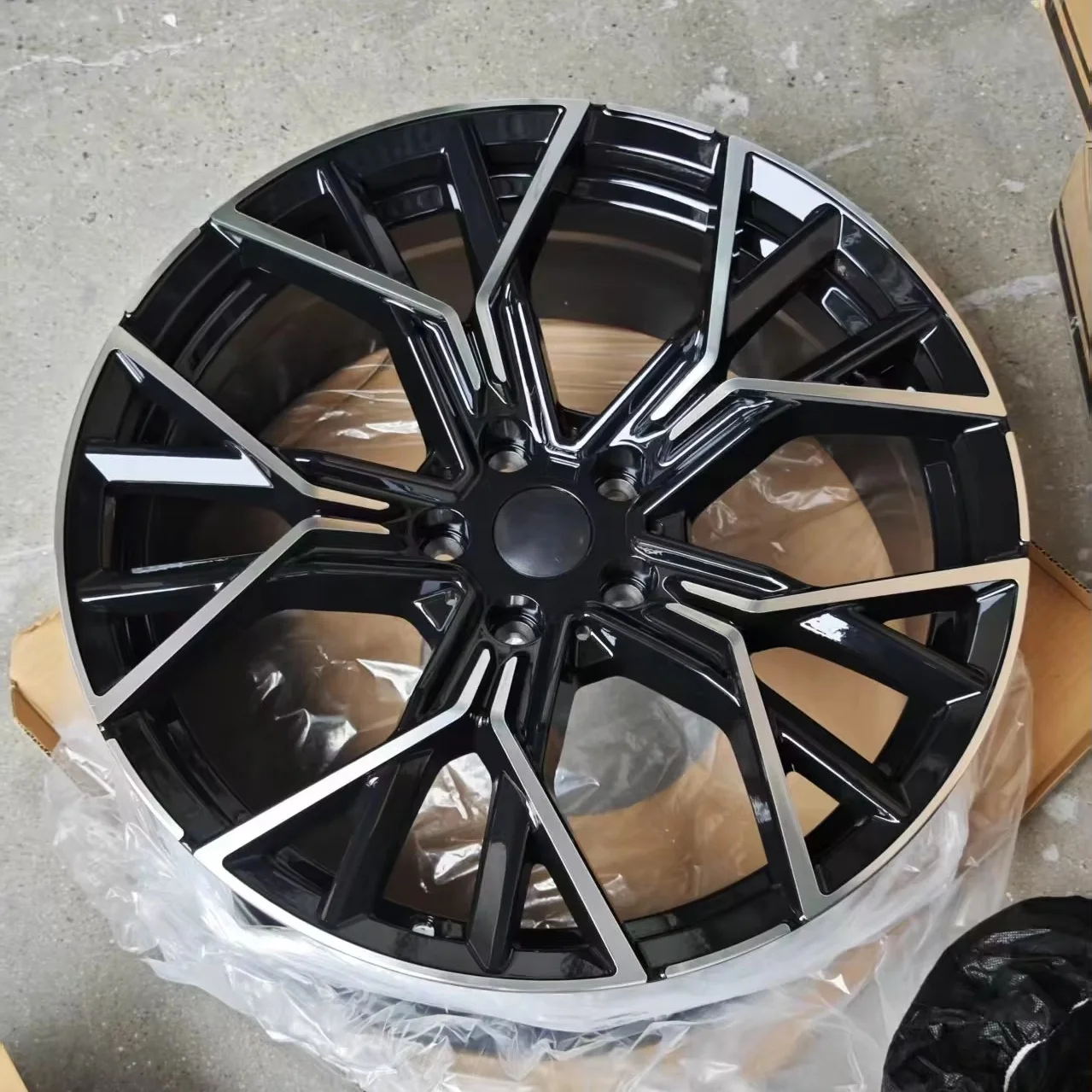 YQ عالية الأداء سبيكة عجلات الحافات المعطي تكلم 18 19 20 بوصة أسود اللون عجلات سيارة الركاب لسيارات BMW M8 5X120 5X112