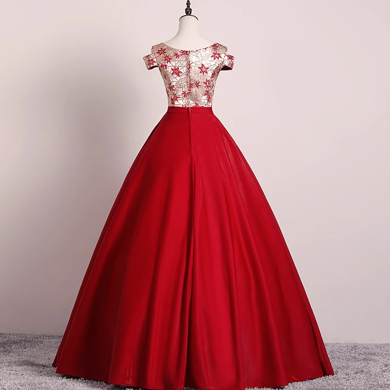 Vintage Red Quinceanera ชุดคลาสสิกปิดไหล่ซาตินชุดราตรียาว Elegant Vestido De Debutante ที่กําหนดเอง