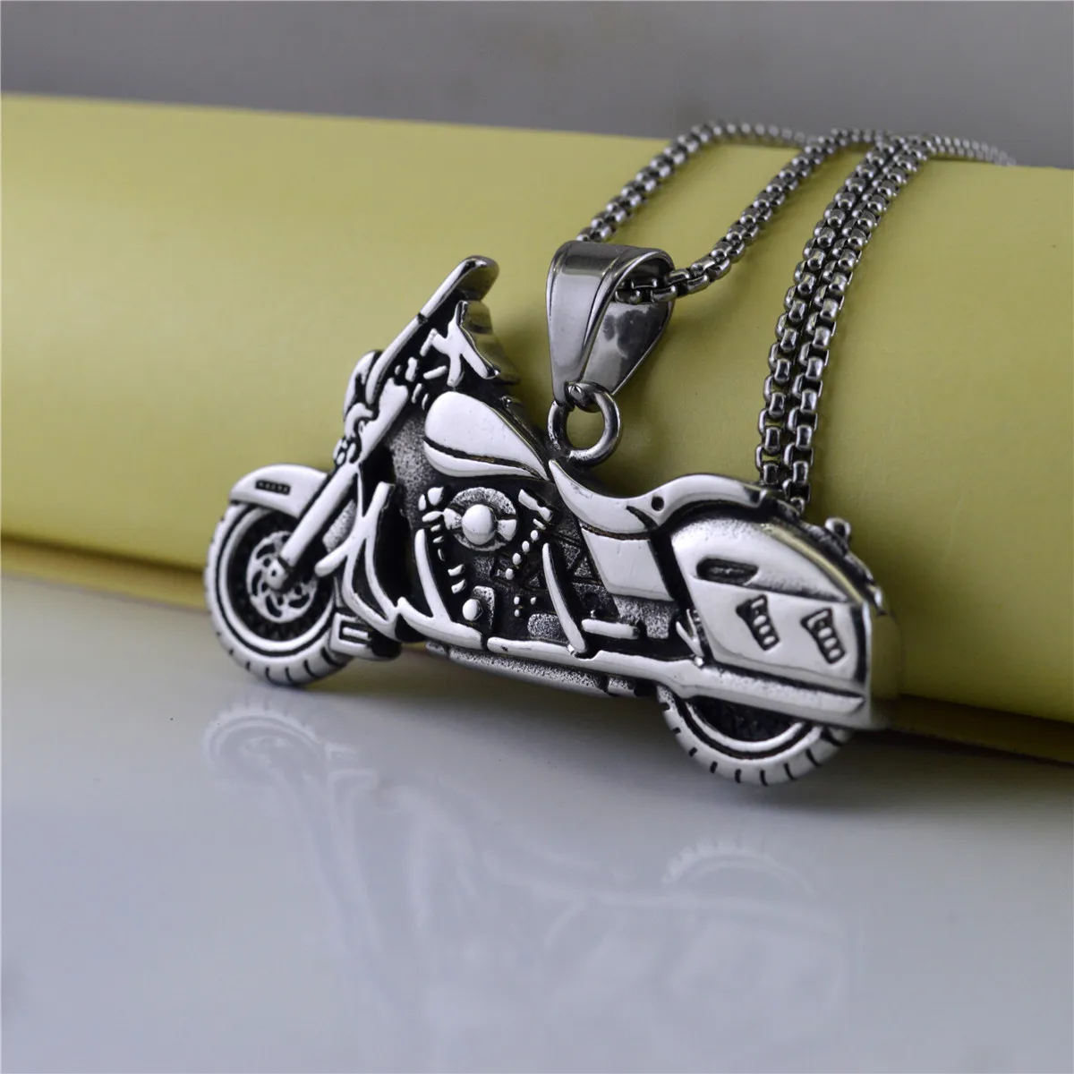 Domineering Fashion Hip-hop Motorcycle Pendant Necklace Men\'s Cycling Rock Trend Jewelry