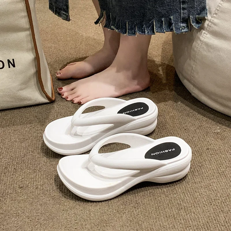 ฤดูร้อนคลิปแพลตฟอร์มรองเท้าแตะหนา Wedges Flip Flops สําหรับผู้หญิงผู้หญิงรองเท้าแตะชายหาดลื่นหญิงสไลด์กลางแจ้ง