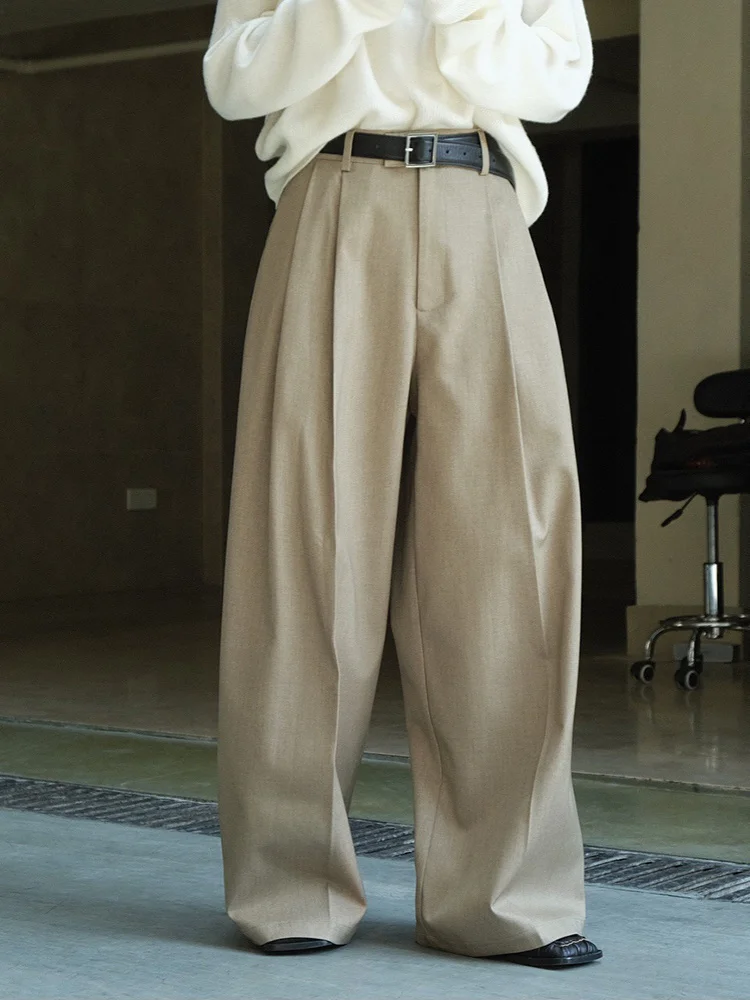 [EAM] Pantaloni eleganti a gamba larga lunghi a pieghe kaki a vita alta Nuovi pantaloni larghi da donna Moda marea Primavera Autunno 2024 1DF2195