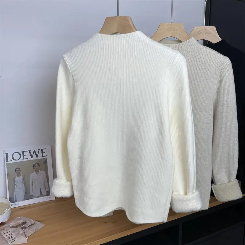 เสื้อสเวตเตอร์ไหมพรมผู้หญิง ผ้ากำมะหยี่หนานุ่ม คอเต่าครึ่งตัว ประดับมุก อุ่นสบาย เหมาะสำหรับใส่เป็นเสื้อซับใน ทรงเข้ารูป ผ้าขนแกะนุ่มละมุนผิว