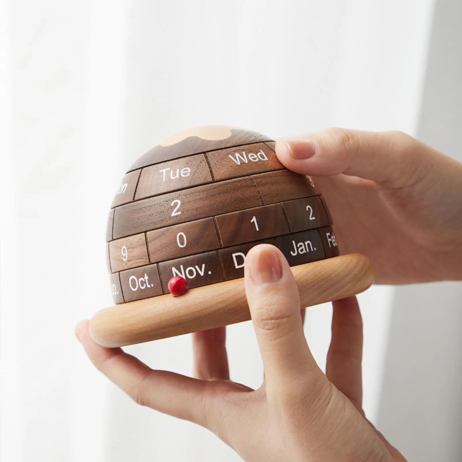 Wooden Desktop Calendar Friend Gift Collectibles Rotating Calendar