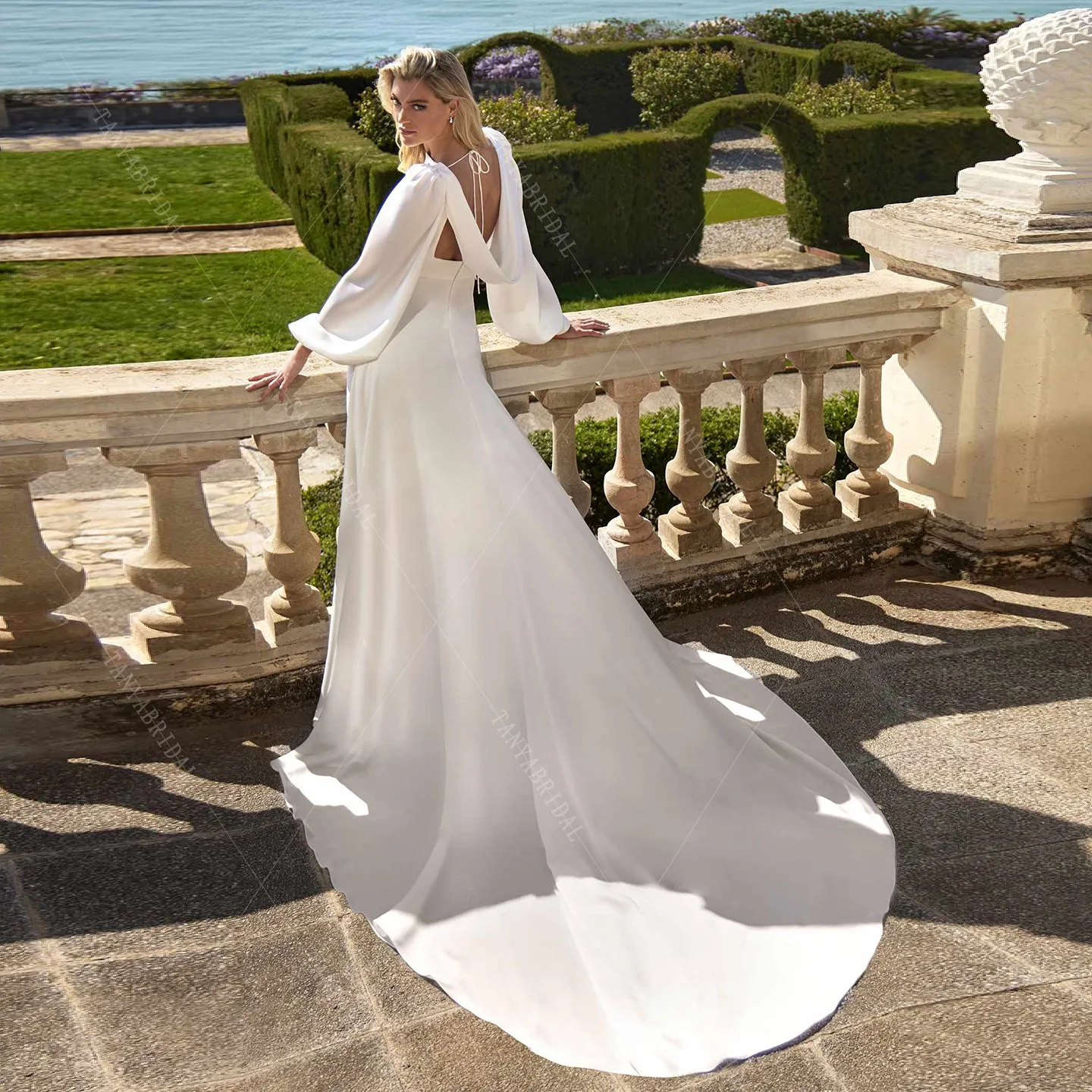 Vestido de novia de satén sencillo para mujer, vestido de novia de manga larga con espalda descubierta, corte en A, cola de corte, elegante vestido de novia de invierno TSWD838
