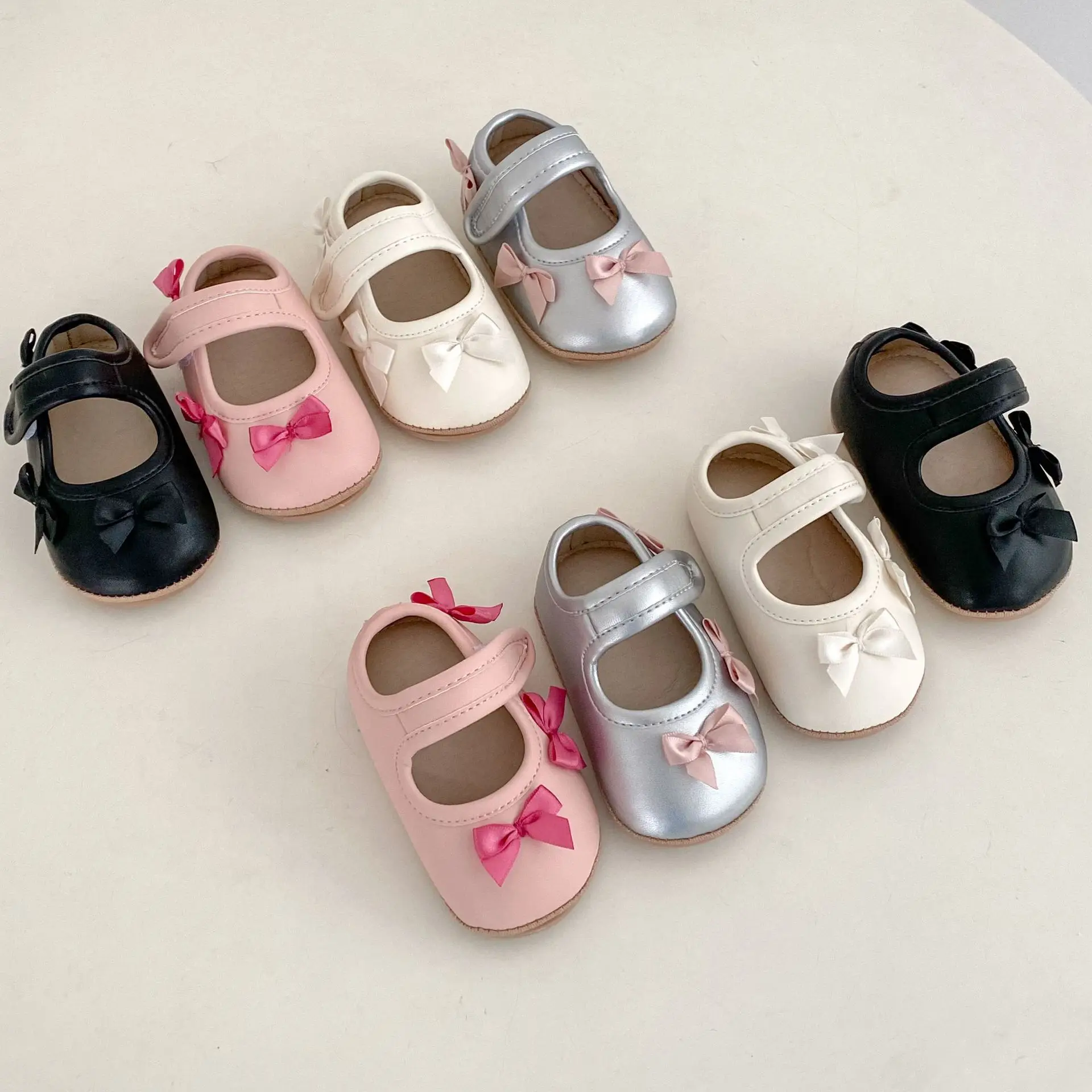 Sepatu Kulit PU Bayi Perempuan Musim Panas 2025 Desain Pita Lucu Ujung Bulat Tali Velcro Sol Lembut untuk Langkah Pertama ​