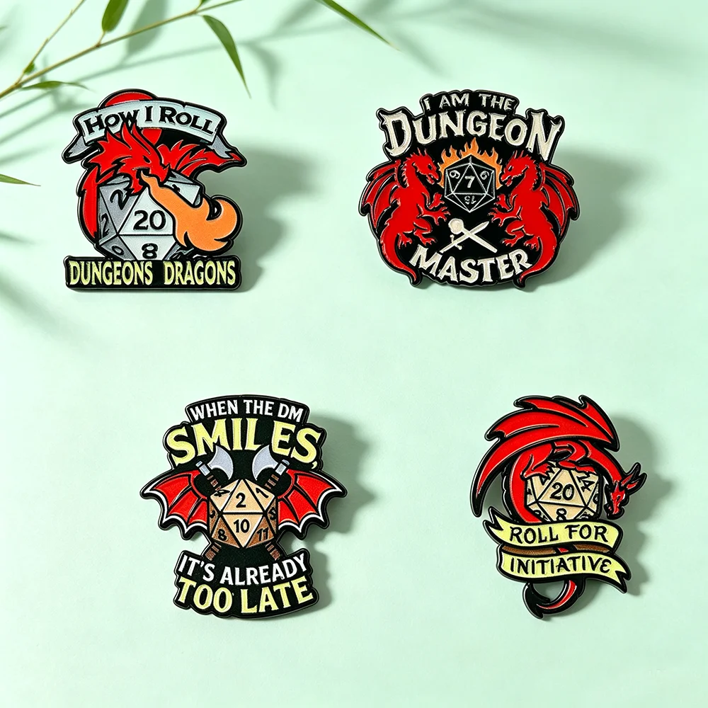 Spiel Dungeon DnD Drachenwürfel D20 Emaille-Pin Anime Reversnadeln Manga Broschen für Frauen Mode Schmuck Accessoires Geschenke