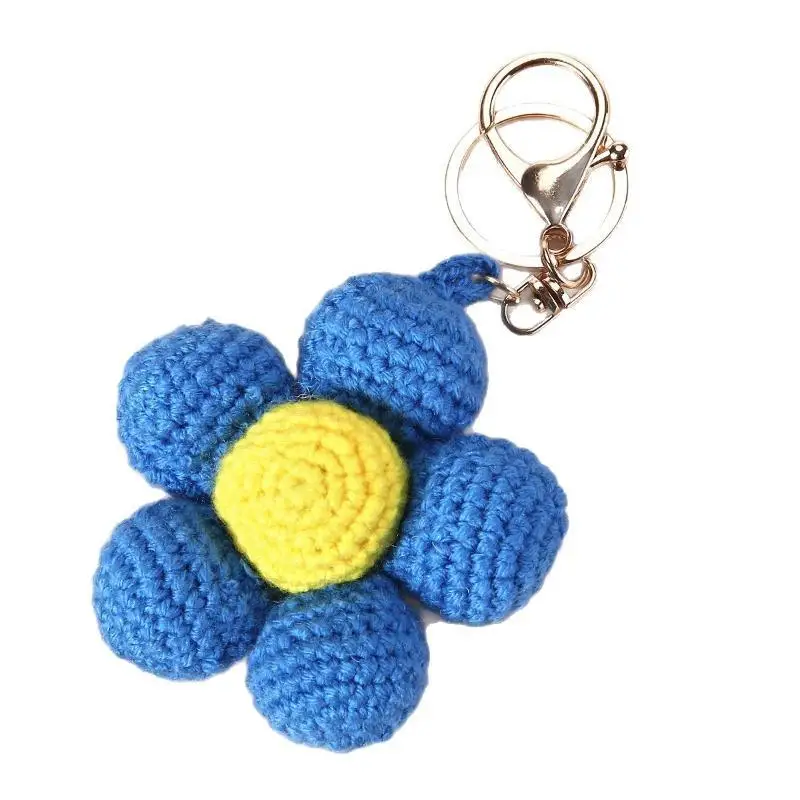 1 PCS Lovely Crochet Flower Keychain: Handmade Woven Pendant Creative Fake Plant Gift