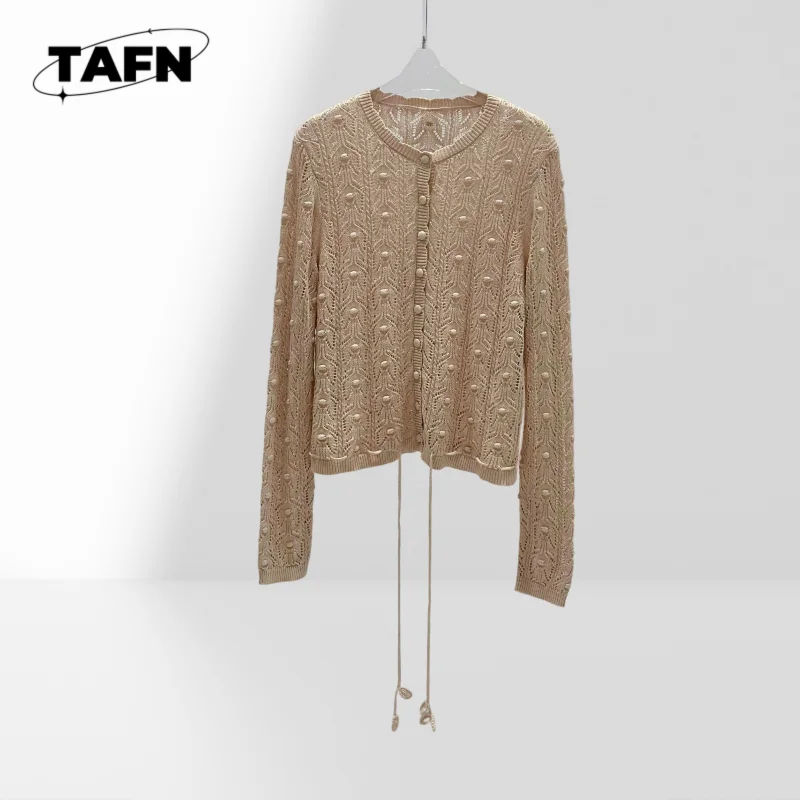 여성 클래식 캐시미어 가디건 – 2025년 캐주얼 분위기의 빈티지 디자인 클래식 캐시미어 가디건 – 빈티지 스타일 AH1613