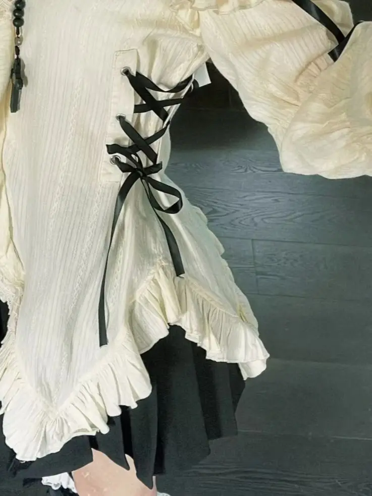 

Korejpaa Subcultural Lace Blouses Fungus Retro Embroidery Jacquard Bubble Sleeve Bow Tailcoat Shirt Harajuku Street Blusas Mujer