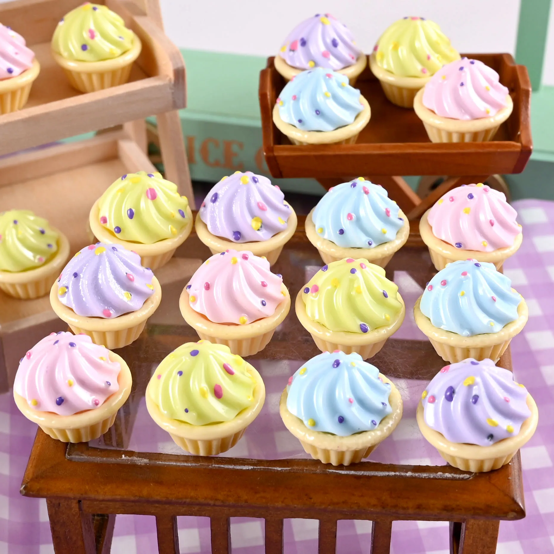

10pcs Simulation Ice Cream Cake Resin Cabochon Craft Decoration Dollhouse DIY Miniature Accessories Arrange The Table