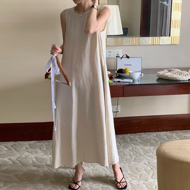 Johnature 2025 Summer New Korean Sleeveless Dresses Casual Solid Color Hollow Out Loose Pockets Women Simple Dress