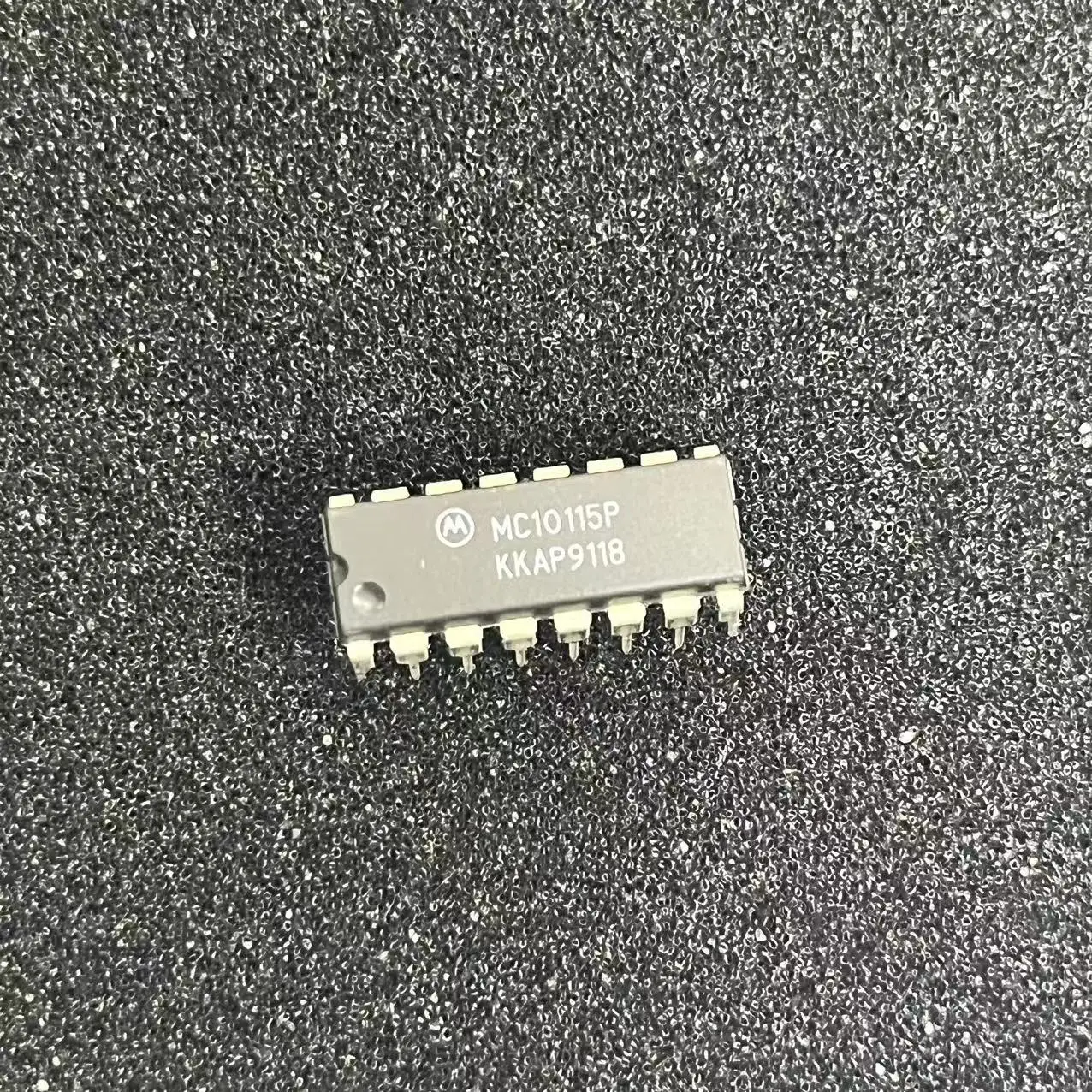 NMC27C64Q AD713JN GAL16V8D-15LPI