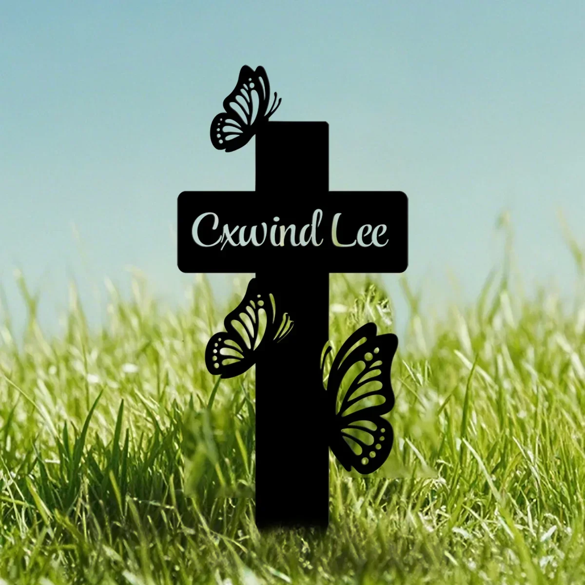 Honor Loved Ones con una estaca conmemorativa de cruz de mariposa personalizada, personalizada y hermosa, táctil del homenaje del tumba de metal en el jardín