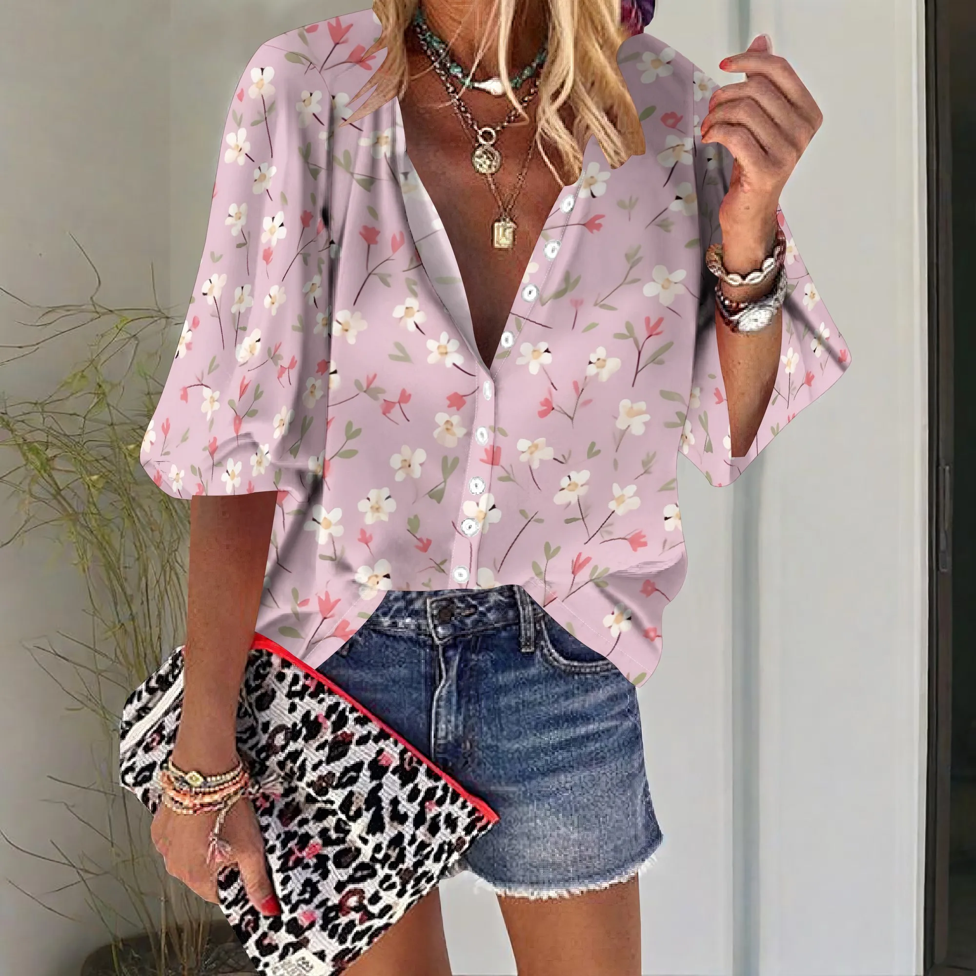 Рисунок 2 - Женские рубашки на пуговицах с