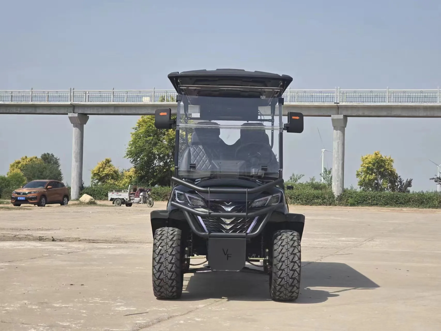 سيارة نادي فاخرة سيارة جولف كهربائية سريعة 6 مقاعد 4 عجلات عربة جولف كهربائية للنادي #3