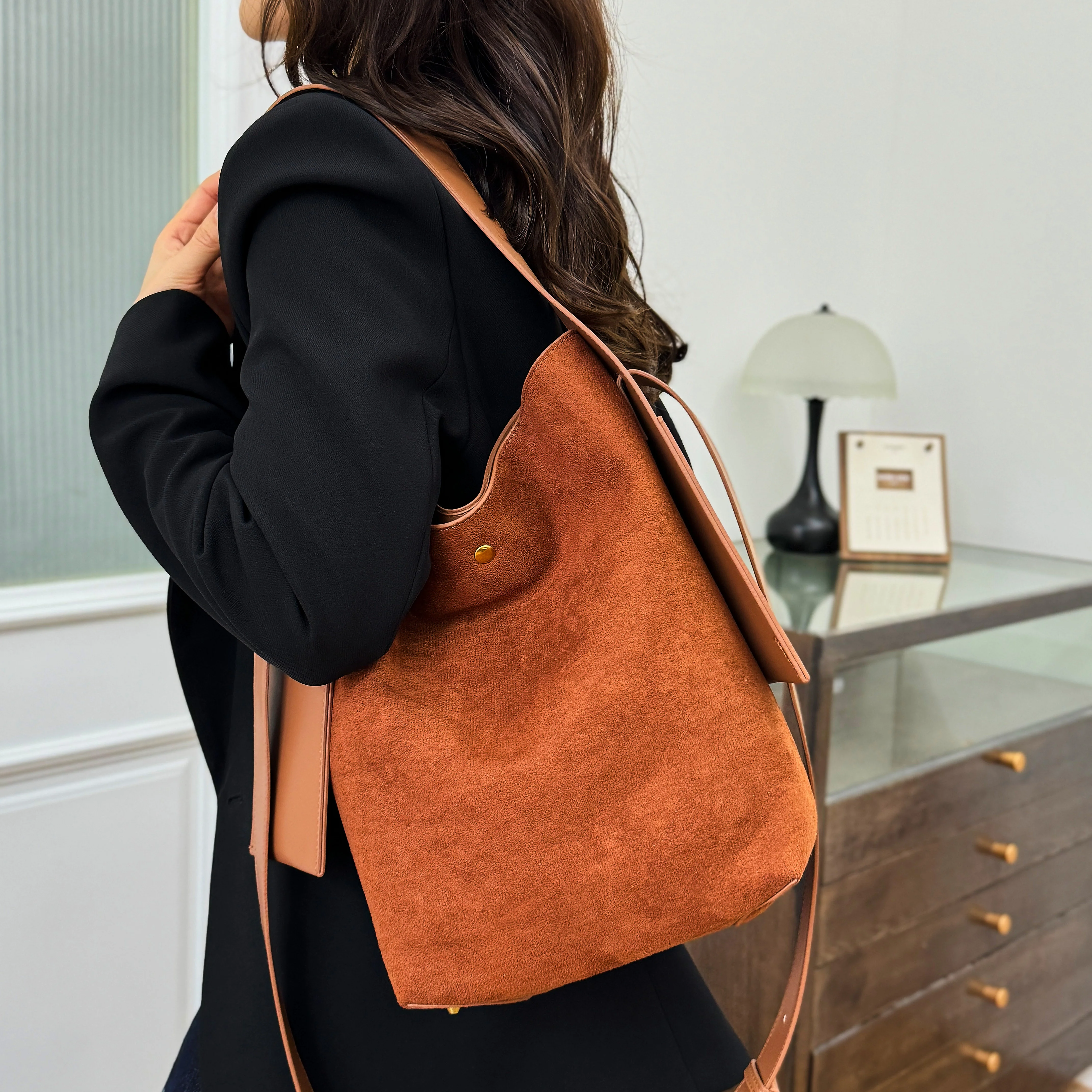 

2024 New Large Capacity Bucket Bag Vintage Scrub Leather Messenger Bag High Quality Retro Shoulder Bag Simple Crossbody Bag Tote