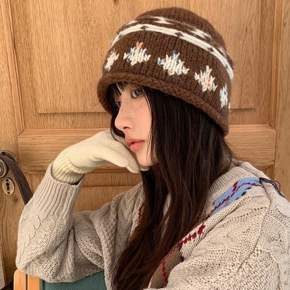 خمر نمط الجاكار نمط الرجعية قبعة صغيرة قبعة دافئة محبوك الجاكار محبوك قبعة معرض جزيرة نمط الكورية الدافئة محبوك قبعة الشتاء