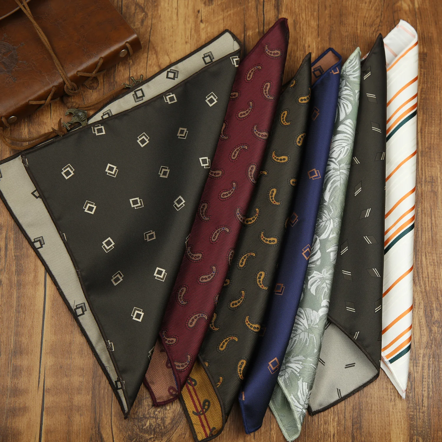 lenco-de-bolso-masculino-com-padrao-geometrico-para-negocios-lenco-de-peito-formal-versatil-lenco-quadrado-pequeno-multicolorido-acessorio