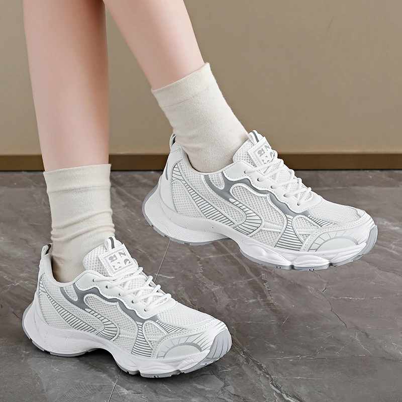 

White Casual Lightweight Sports Shoes for Women 2026 Breathable New Style Thick Base Shoes Trendy Streetwear Increasing Design