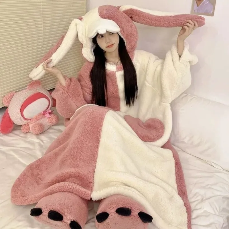 

A Thick Coral Fleece Cartoon Cute Oversized Fat Mm 300-pound Flannel Hooded Nightgown for Women in Autumn and Winter Comfort