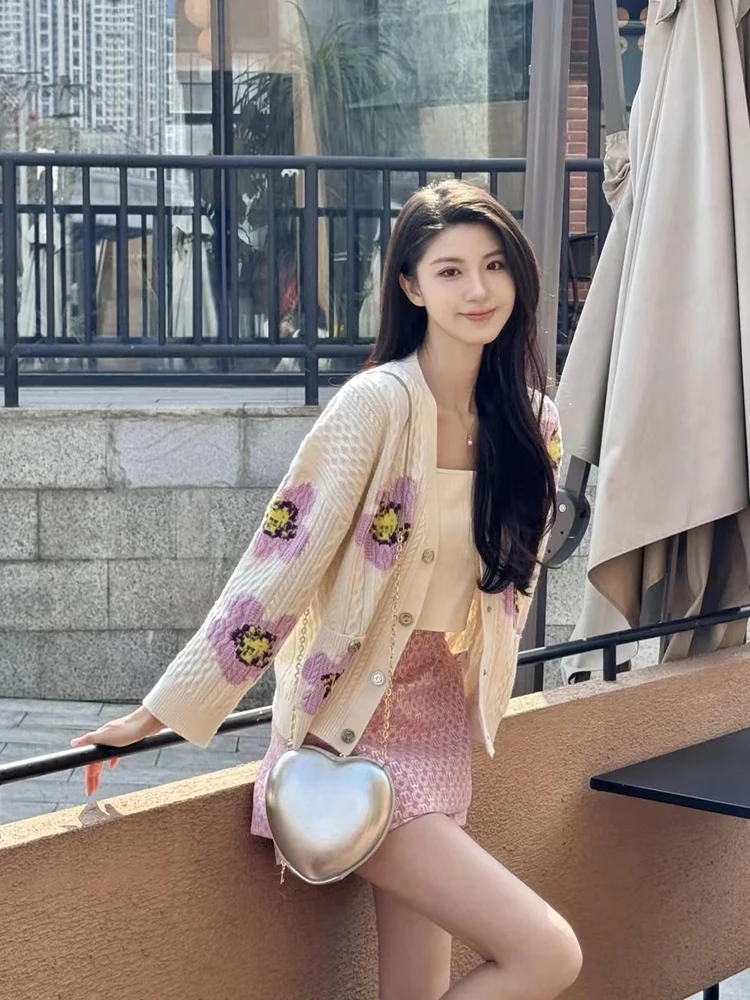 

2024 Spring/Summer French contrasting floral jacquard knit cardigan with round neck vest vest for age reduction bolero cardigan