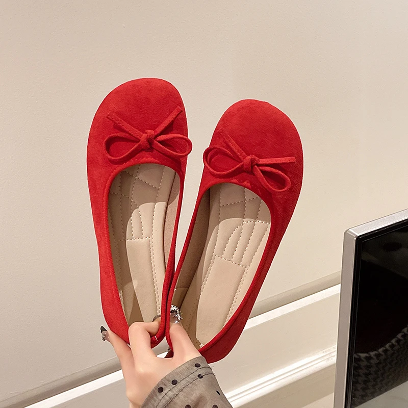 Damen Ballerinas mit Schleifendekoration, runder Zehenpartie, aus Wildleder, zum Hineinschlüpfen. – Detail 16