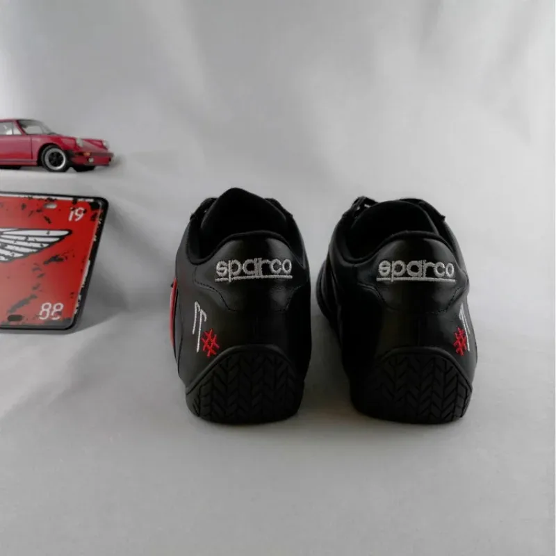 Karting-zapatos de carreras de cuero genuino, zapatillas de conducción cómodas de corte bajo, botas de Ciclismo de goma antideslizantes de malla de