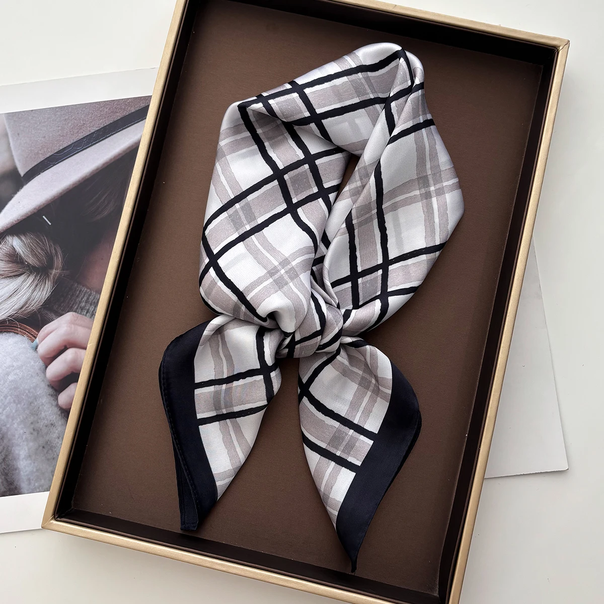 

Роскошный квадратный шарф для женщин, элегантный женский хиджаб в полоску, шейный платок с принтом, банданы, летние мягкие шарфы из искусственного шелка с пятнами, шаль