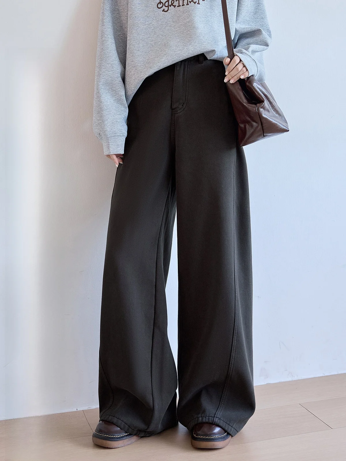 

Женские зимние джинсы HuiXi с широкими штанинами, на флисовой подкладке, темно-коричневые, новые, свободные, повседневные, с высокой талией, на молнии, цветные