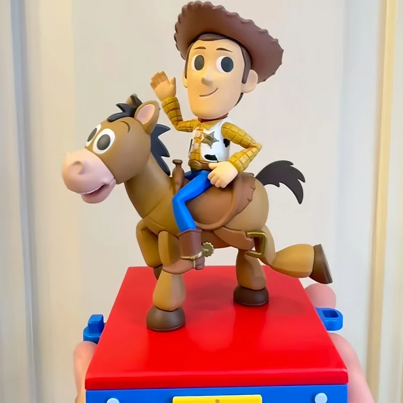 Caja ciega de Disney auténtica, serie de desfile flotante de Toy Story, Woody Buzz Lightyear, alienígena, lindo juguete de Anime, adorno, regalo de cumpleaños para niño
