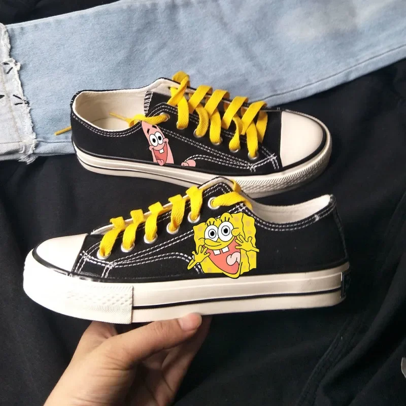 SpongeBob scarpe di tela Cartoon Anime scarpe vulcanizzate Casual Flat Lace-Up Sneakers Cute Zapatillas Mujer Chaussure Man Sneakers